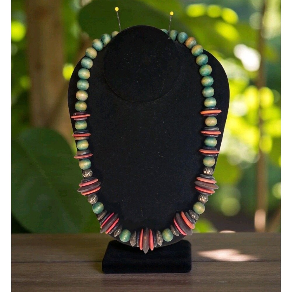 Vintage Handmade Necklase.wooden Beads Barrell Clasp.